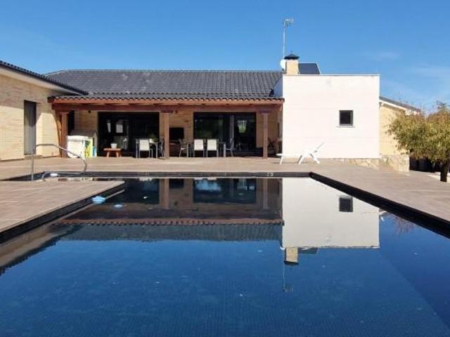 Casa en venta en Villar Del Olmo, Madrid