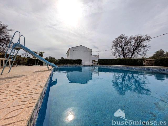Casa en venta en Baeza, Andalucía