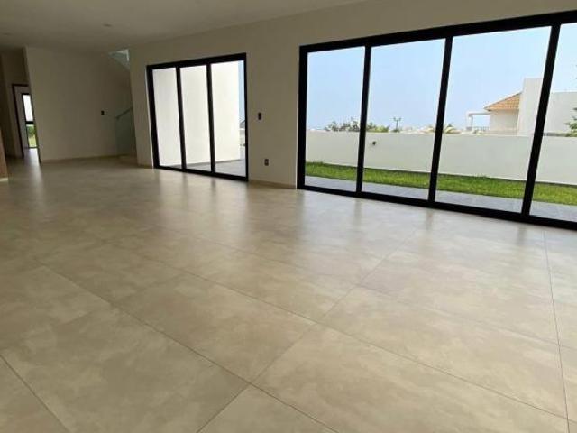 Casa en Villa Coral