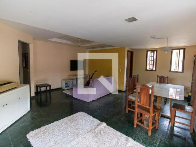Casa aluguel em Região Geográfica Imediata do Rio de Janeiro, Região Metropolitana do Rio de Janeiro