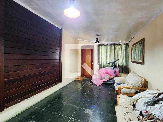 Casa aluguel em Região Geográfica Imediata do Rio de Janeiro, Região Metropolitana do Rio de Janeiro
