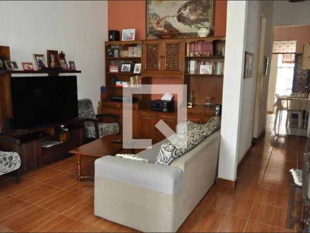 Casa aluguel em Região Geográfica Imediata do Rio de Janeiro, Região Metropolitana do Rio de Janeiro