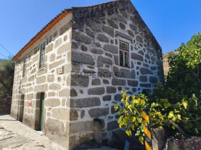 Casa venda em Mizarela, Pêro Soares e Vila Soeiro, Guarda
