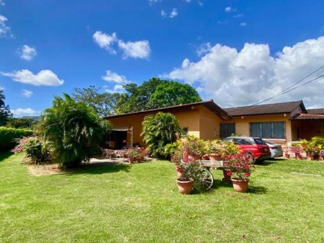 CASA FAMILIAR EN LA PINTADA