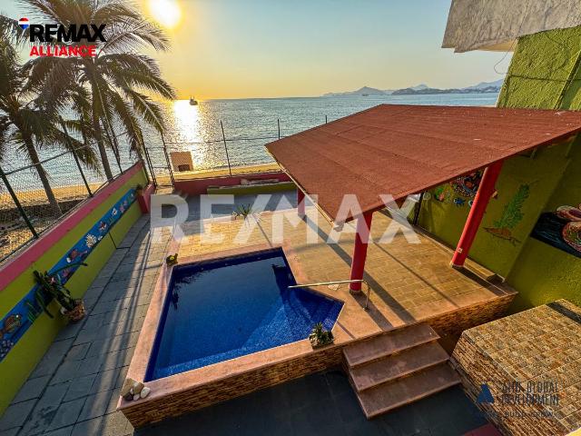 Casa en venta en Manzanillo, Colima