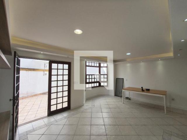 Casa aluguel em Região Geográfica Imediata do Rio de Janeiro, Região Metropolitana do Rio de Janeiro