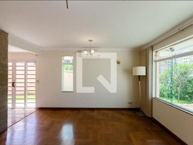 Casa aluguel em Região Imediata de São Paulo, Região Metropolitana de São Paulo