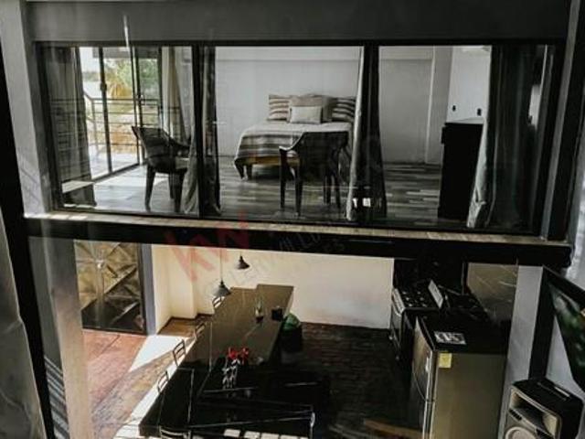 CASA FRENTE A LAGO COLINA