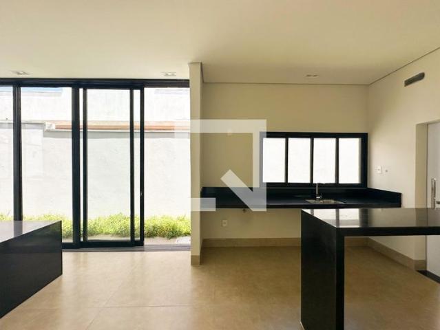 Casa aluguel em Região Geográfica Imediata de Uberlândia, Oliveira Fortes