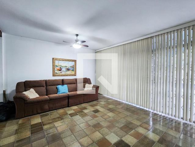 Casa aluguel em Região Geográfica Imediata do Rio de Janeiro, Região Metropolitana do Rio de Janeiro