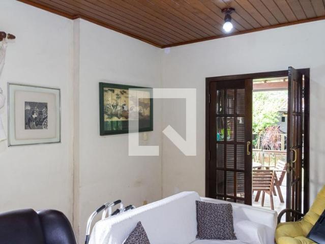 Casa aluguel em Região Geográfica Imediata do Rio de Janeiro, Região Metropolitana do Rio de Janeiro