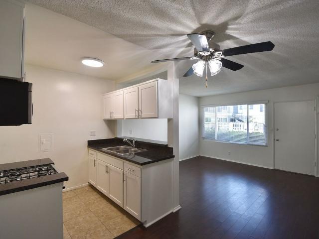 Apartment for rent in Canoga Park, California