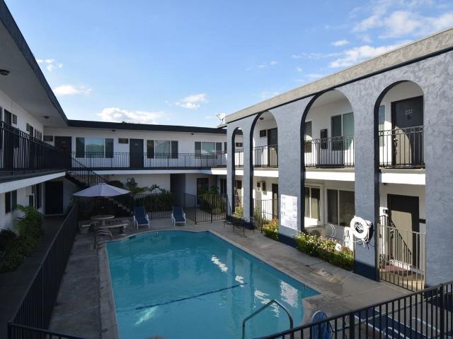 Apartment for rent in Van Nuys Neighborhood Council District, Canoga Park