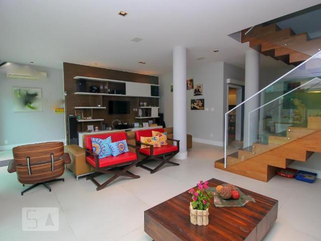 Casa aluguel em Região Geográfica Imediata do Rio de Janeiro, Região Metropolitana do Rio de Janeiro