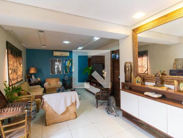 Casa aluguel em Região Geográfica Imediata do Rio de Janeiro, Região Metropolitana do Rio de Janeiro