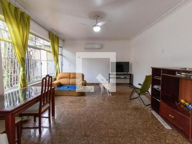 Casa aluguel em Vital Brazil, Niterói