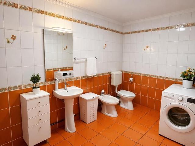 Casă vânzări