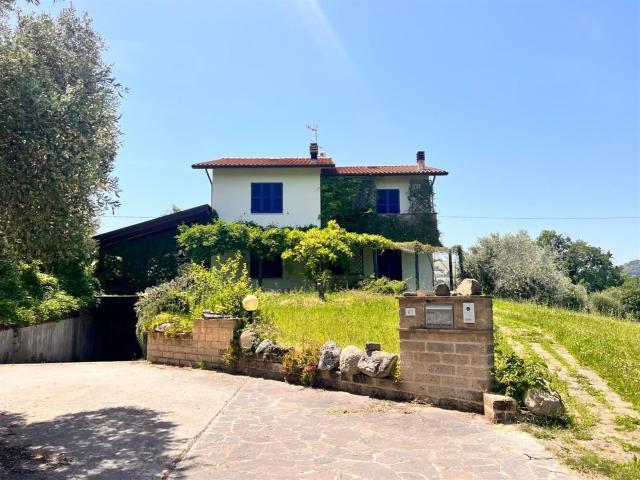 Casa in vendita a Molinaccio, Marche