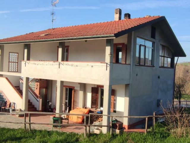 Villa Indipendente in vendita a Cairo Montenotte, Liguria