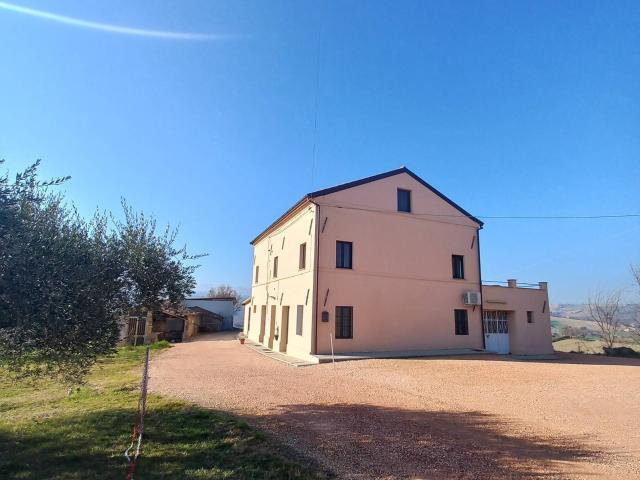 Villa Indipendente in vendita a Marche, Fermo