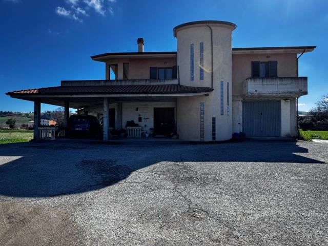 Villa Indipendente in vendita a Marche, Fermo