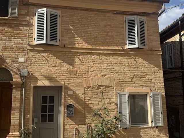 Villa Indipendente in vendita a Monteleone di Fermo, Fermo
