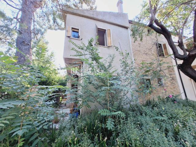 Villa Indipendente in vendita a San Barnaba, Marche