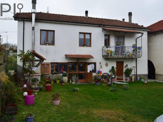 Villa Indipendente in vendita a Borgo Carro, Piemonte