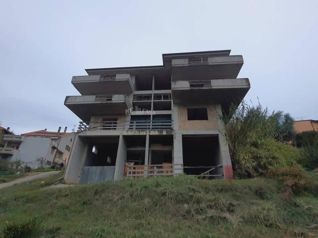 Villa Indipendente in vendita a Ponterotto, Marche