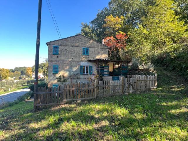 Villa Indipendente in vendita a Marche, Ascoli Piceno