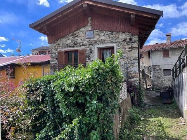 Villa Indipendente in vendita a Sorico, Como