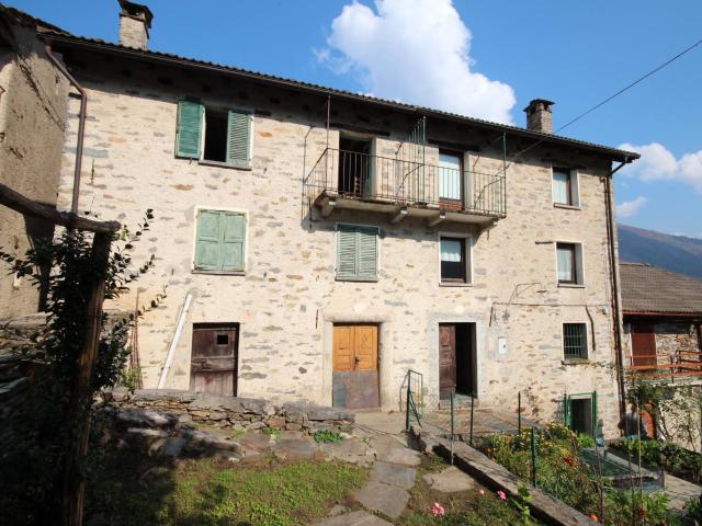 Villa Indipendente in vendita a Valle Cannobina, Piemonte