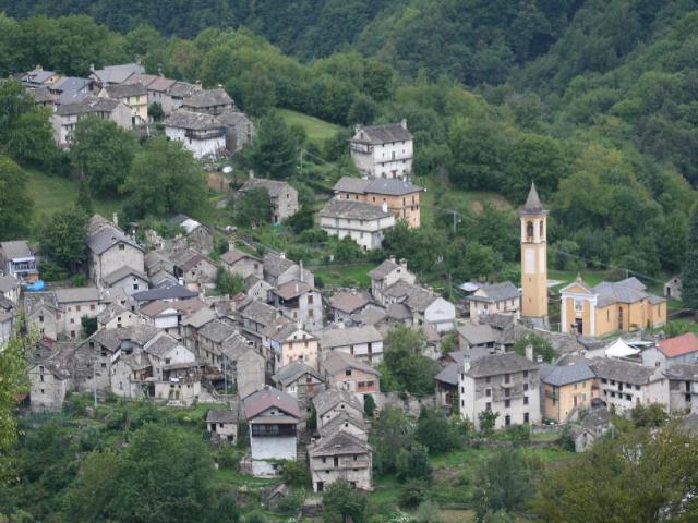 Villa Indipendente in vendita a Valle Cannobina, Piemonte