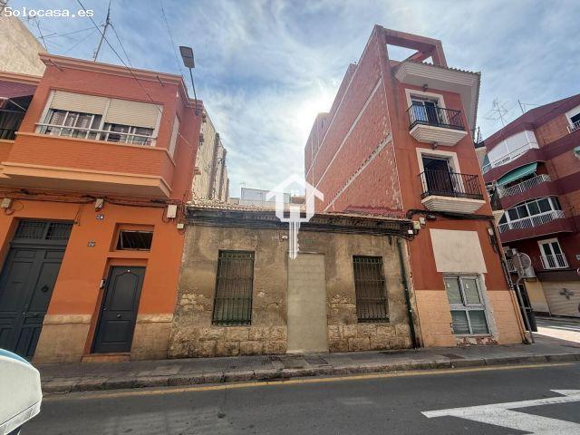 Casa en venta en el Pla del Bon Repòs, l'Alacantí