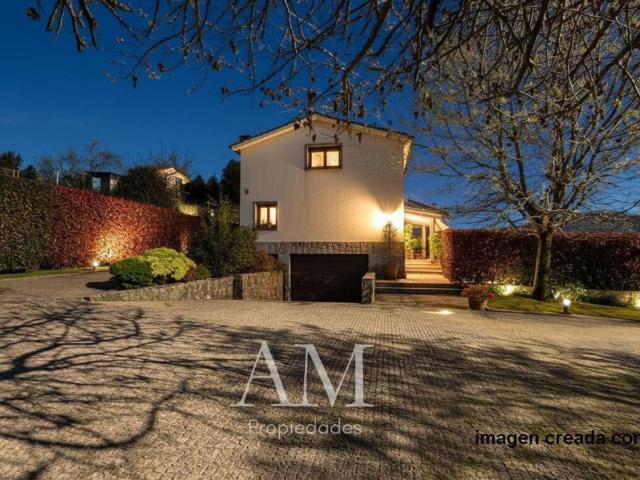 Chalet en venta en Zamáns, Vigo