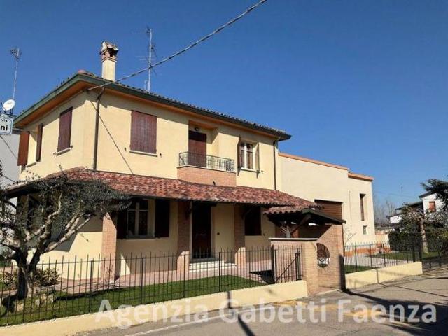 Villa Indipendente in vendita a Unione della Romagna Faentina, Solarolo