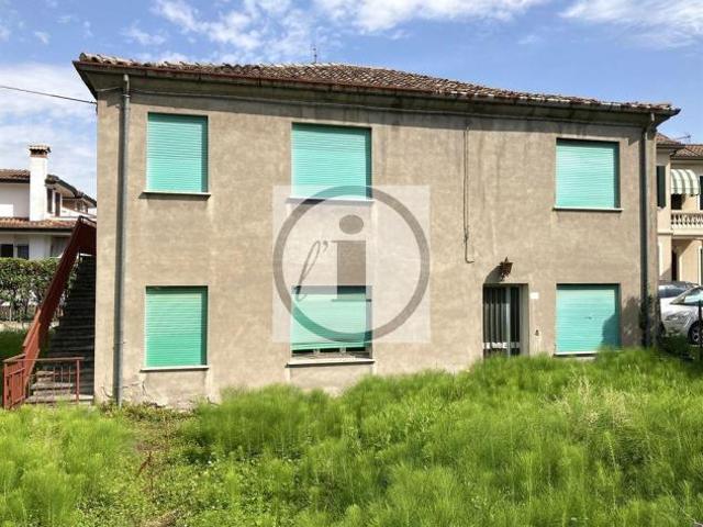 Villa Indipendente in vendita a Adria, Veneto