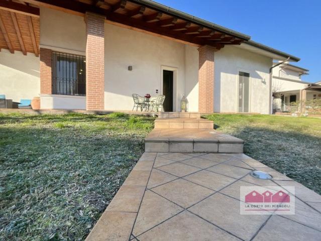 Villa Indipendente in affitto a Santa Maria di Camisano, Camisano Vicentino