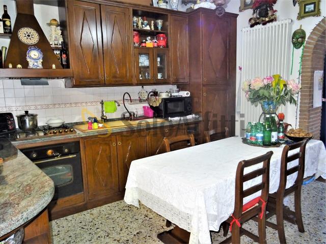 Villa Indipendente in affitto a Terre Roveresche, Marche