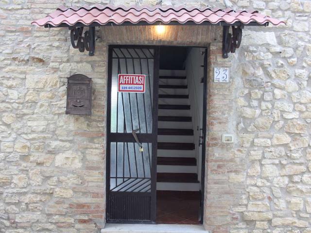 Villa Indipendente in affitto a Izzalini, Umbria