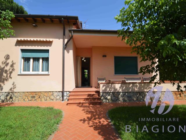 Villa Indipendente in affitto a Tonfano, Toscana