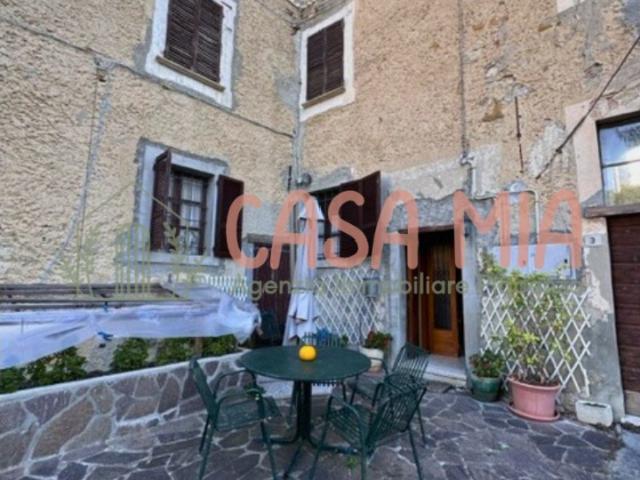 Villa Indipendente in vendita a Case il Poggio, Bobbio