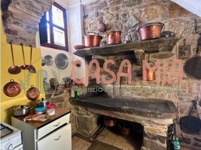 Villa Indipendente in vendita a Case il Poggio, Bobbio