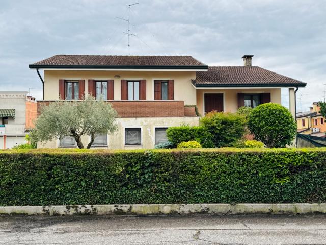 Villa Indipendente in vendita a Borgo Veneto, Saletto