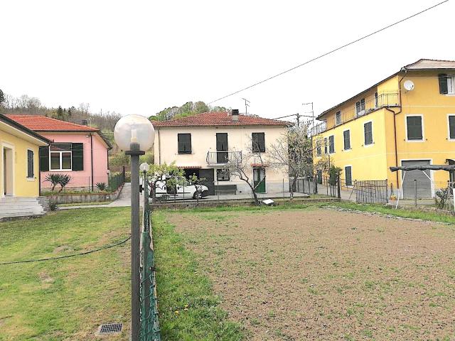 Villa Indipendente in vendita a Varese Ligure, Liguria
