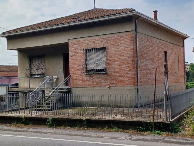 Villa Indipendente in vendita a Montecchio Emilia, Reggio nell'Emilia