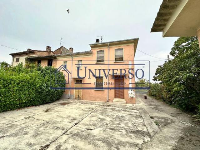 Villa Indipendente in vendita a Cornale, Lombardia