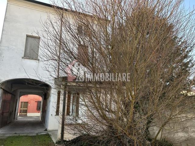 Villa Indipendente in vendita a Rivarolo Del Re, Lombardia