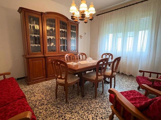 Villa Indipendente in vendita a Adria, Veneto