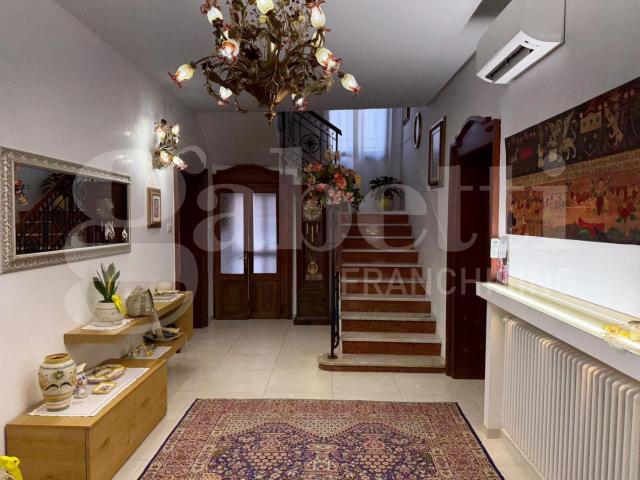 Villa Indipendente in vendita a Borgo Dolomiti, Adria